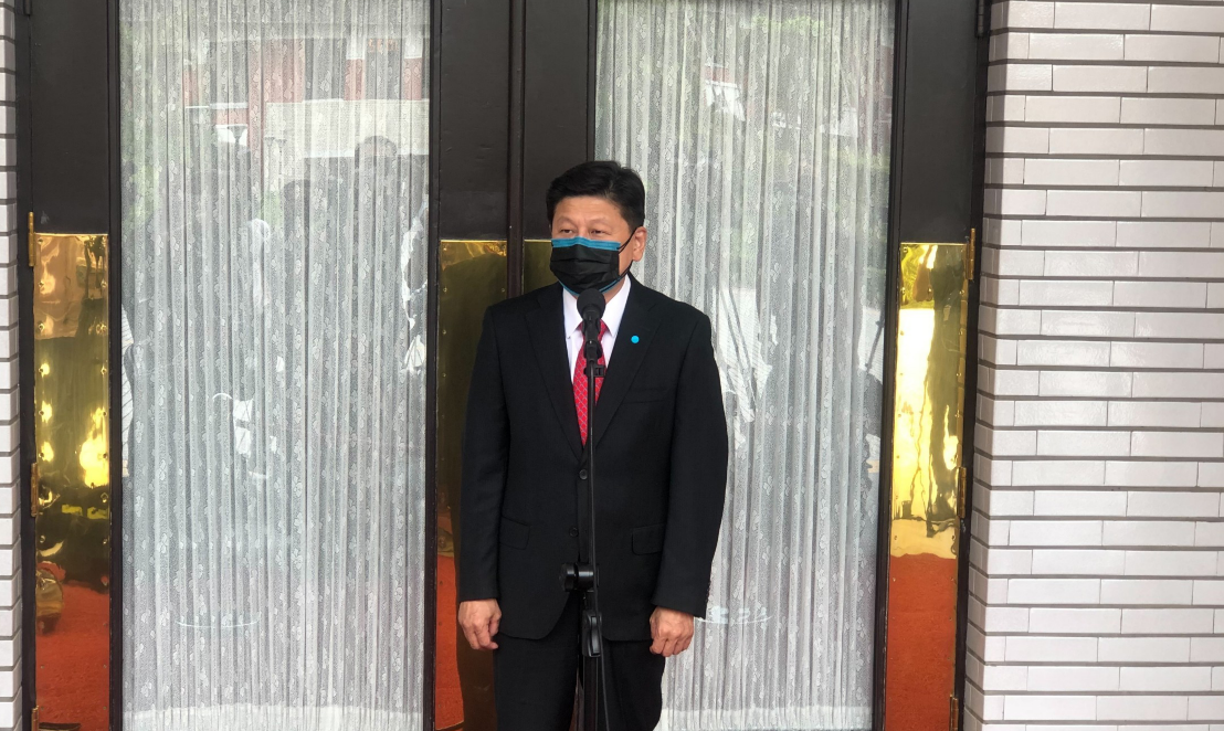 ▲無黨籍立委傅崐萁假釋出獄後，今日在立法院呼籲政府授權地方政府採購疫苗。（圖／記者余祥攝,2021.05.18）