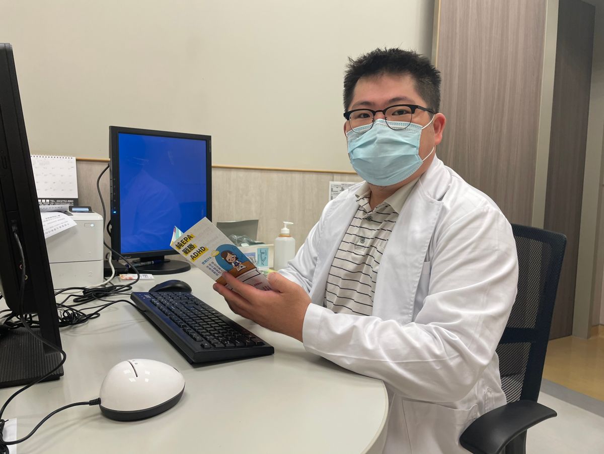 ▲疫情不斷升溫令人憂心，中國醫藥大學新竹附設醫院身心科醫師姜學斌建議，可以透過「四不五要」來減低焦慮。（圖／中醫大新竹附醫提供）