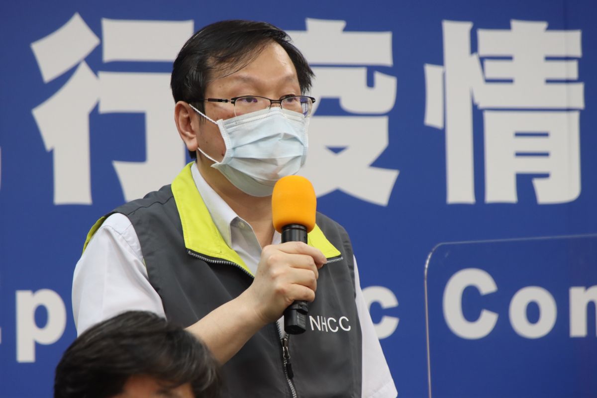 ▲中央流行疫情指揮中心發言人莊人祥今（20）宣布，今下午3時將針對去過高風險區的民眾發布疫情簡訊。（圖／指揮中心提供）