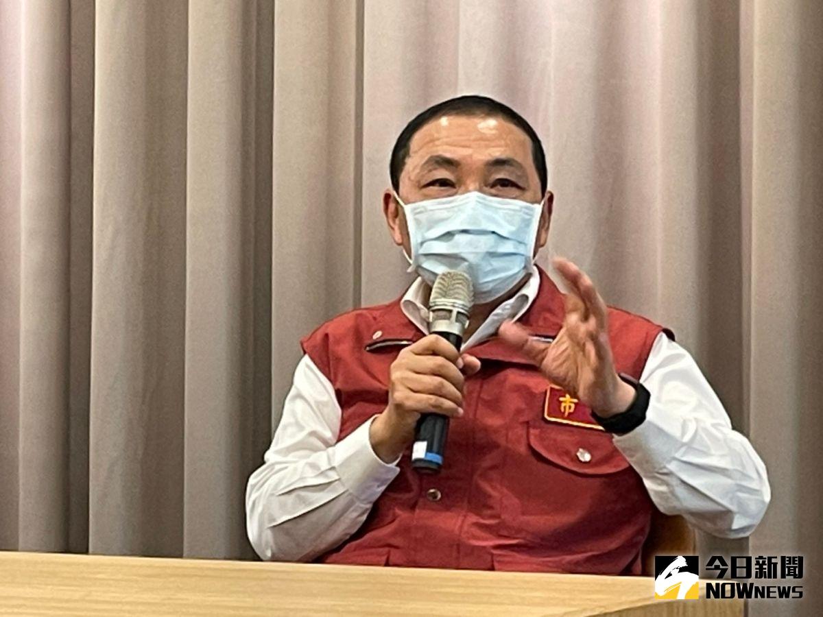 ▲新北市長侯友宜指出，中和的確診人數首次超過板橋，宣布會新增1個社區篩檢站，離中和最近。（圖／記者陳志仁攝，2021.05.18）