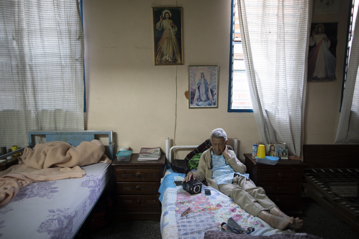 ▲委內瑞拉國家醫學院院長表示，該國疫苗施打速度緩慢。（圖／美聯社／達志影像）