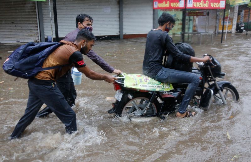 強烈氣旋襲印度　至少33死逾90人失蹤