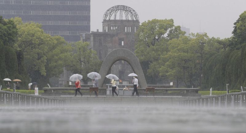 ▲日本氣象廳表示，受到梅雨鋒面影響，以九州為中心的西日本地區，從20日起到21日需嚴防大雨。（圖／美聯社／達志影像）