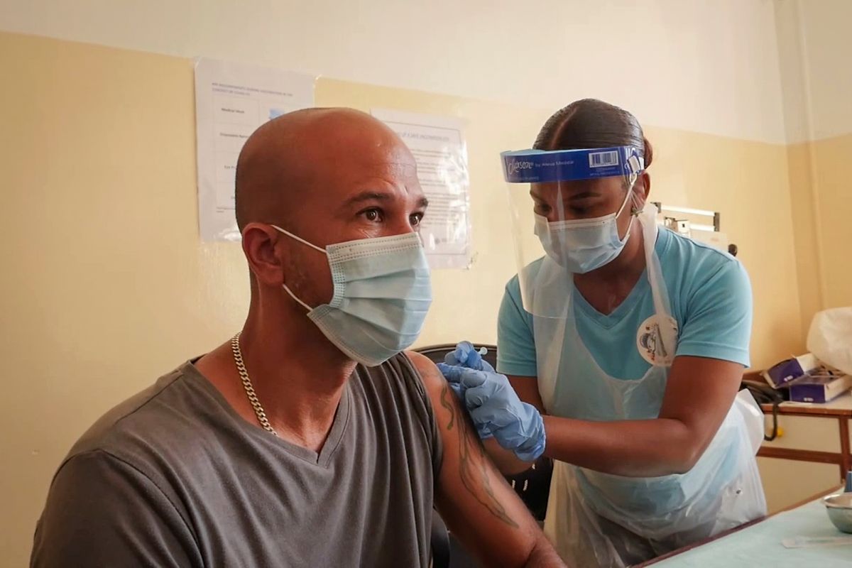 ▲東非島國塞席爾疫苗接種率高達61.4%，但近日單日新增確診數卻節節飆升。（圖／美聯社／達志影像）