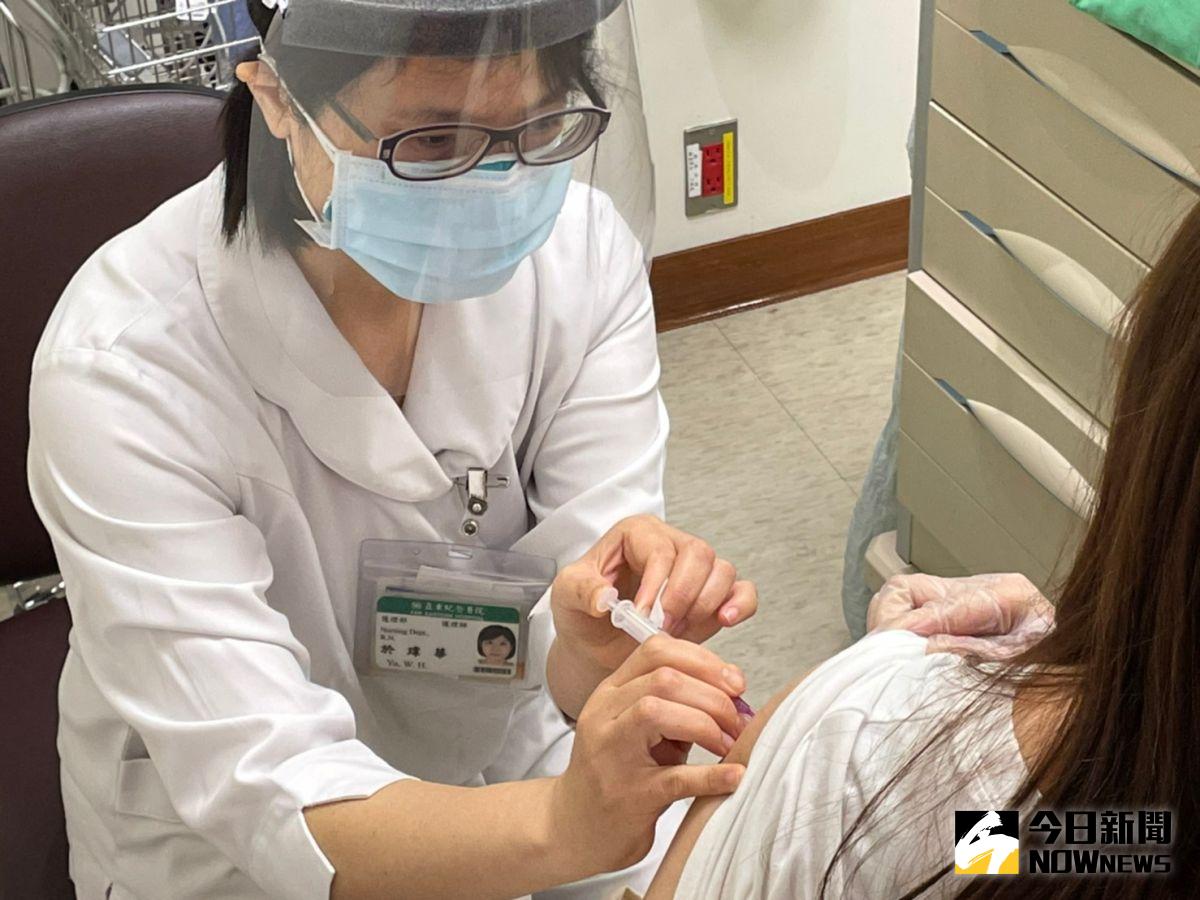 ▲國產疫苗已完成研發，為增加疫苗接種效率，行政院長蘇貞昌指示衛福部研擬擴增注射施打處所。（圖／記者陳志仁攝，2021.05.20）