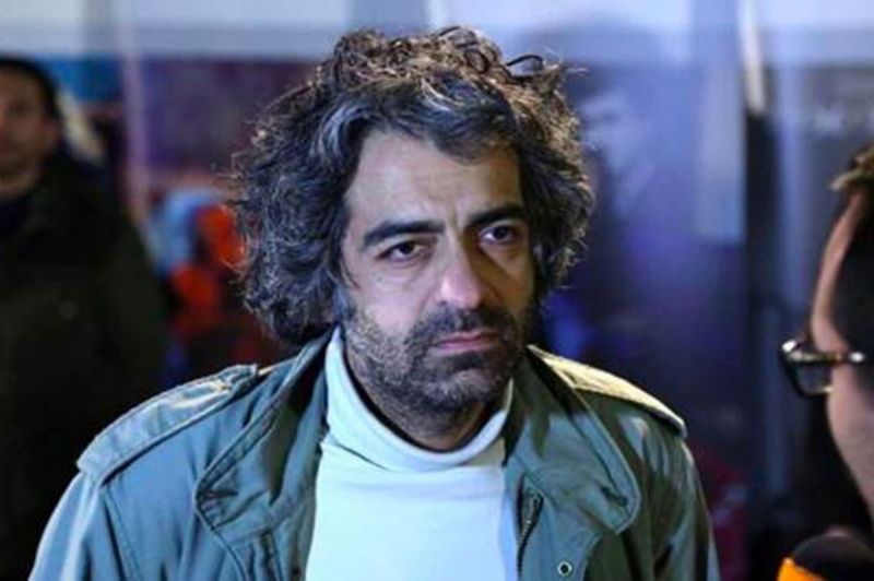 ▲47歲的伊朗導演巴巴克，因為婚姻等問題，長年與父母齟齬，最後竟慘遭殺害。（圖／翻攝自鏡報）