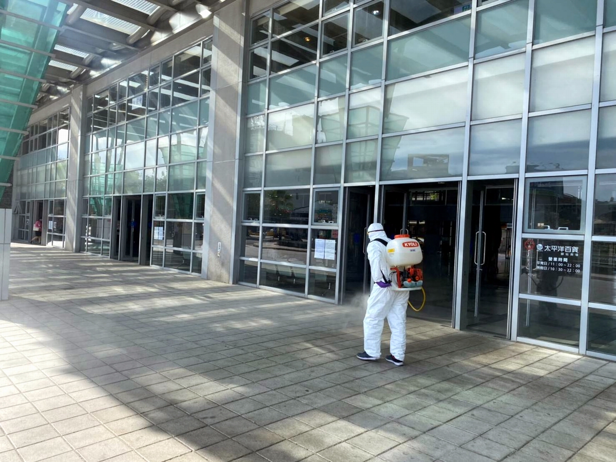 ▲台灣本土COVID-19疫情延燒，各地政府都勤加進行消毒清消工作。（圖／屏東縣政府提供, 2021.05.20）