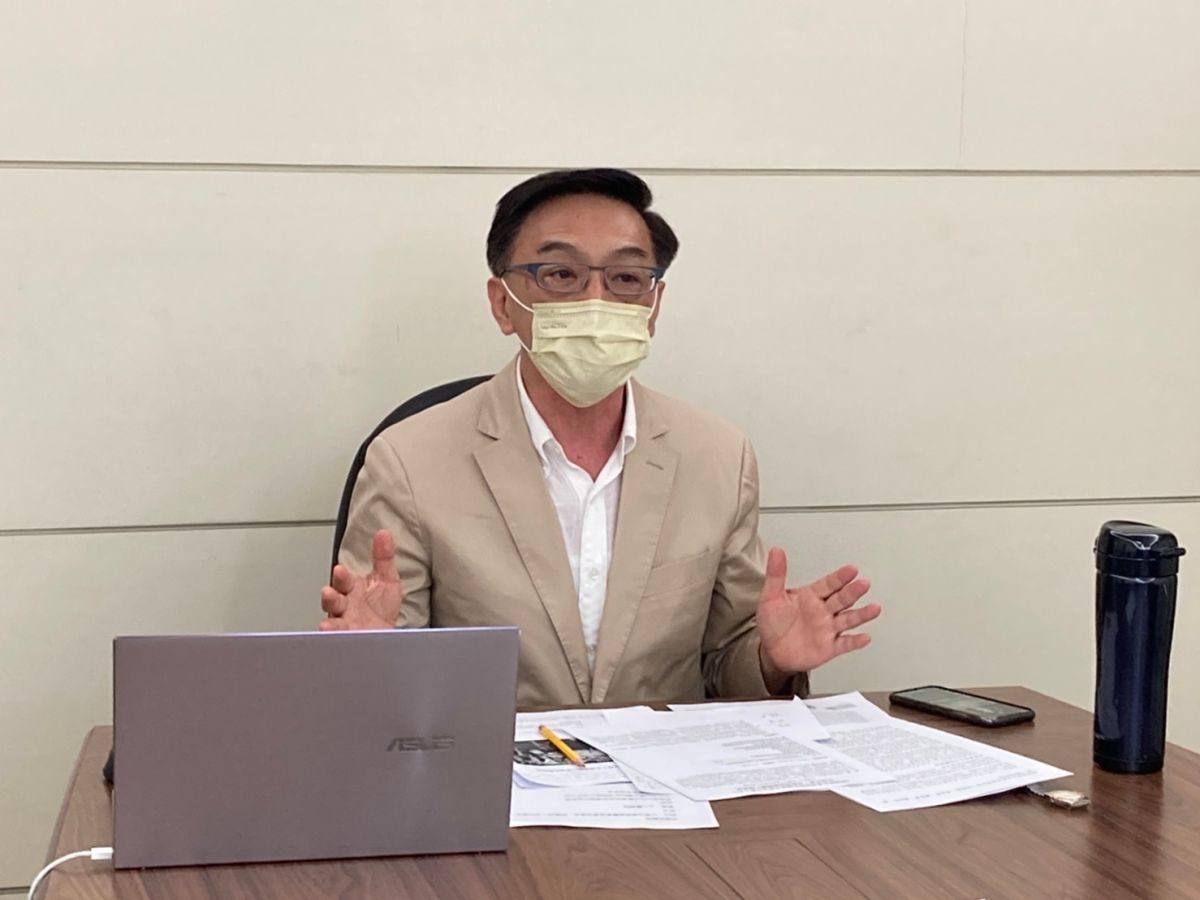 ▲國政基金會永續發展組召集人陳宜民呼籲政府注意變種病毒可能是未來最大的威脅，他並引述中央研究院研究員何美鄉主張國產疫苗應趁這波疫情進行3期臨床試驗。（圖／國民黨智庫提供）