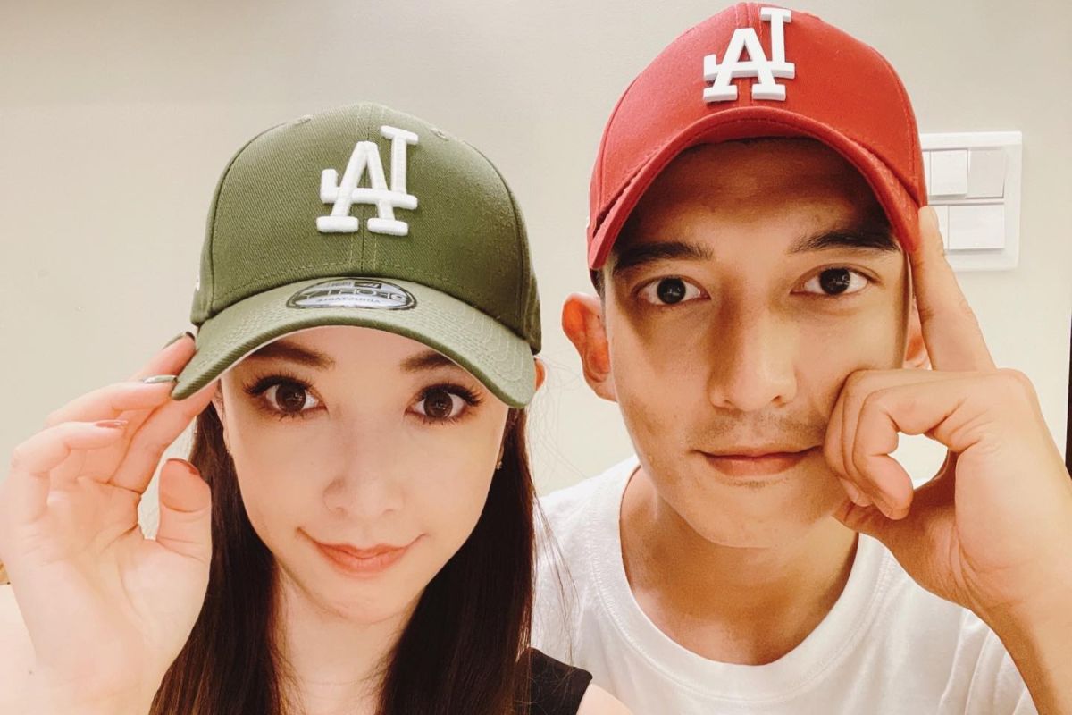 ▲許維恩（左）二嫁王家梁。（圖／許維恩臉書）