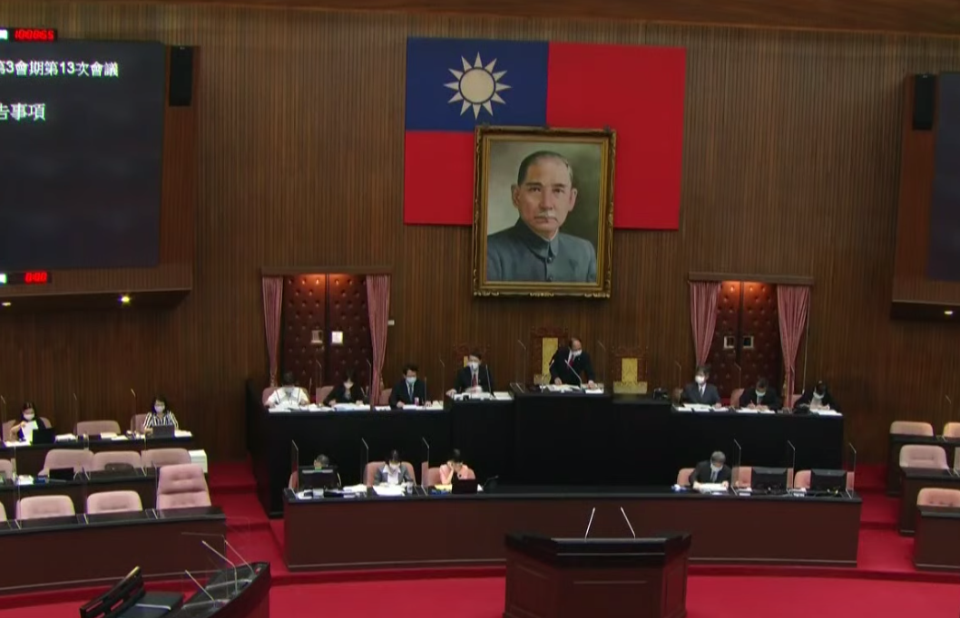 ▲立法院會力拼在31日將紓困加碼的相關修正草案通過三讀，行政院也正在盤點規劃相關政策中。（圖／截圖自國會直播頻道）