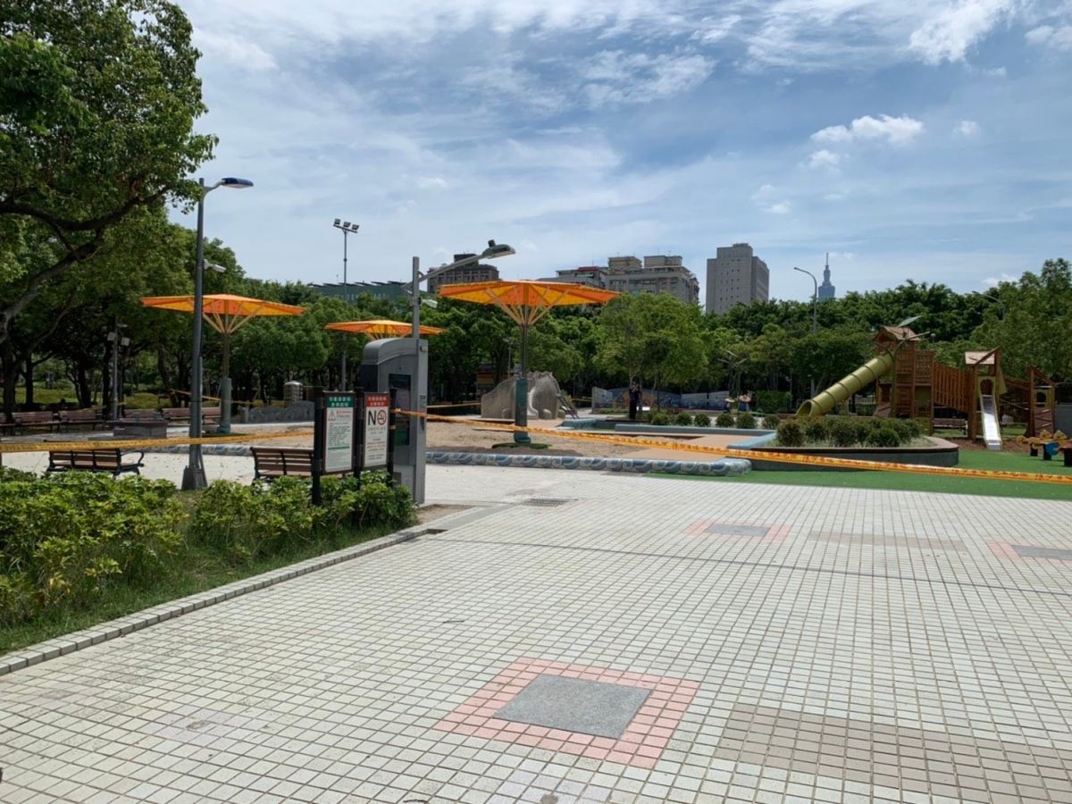 ▲台北市工務局表示，因應疫情升溫，即日起台北市所屬的公園設施都暫停開放至5月28日。（圖／台北市工務局提供）