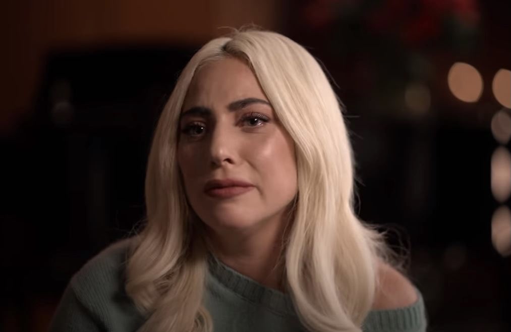 ▲女神卡卡提到19歲時遭到性侵，還因此懷孕的可怕經歷。（圖／翻攝推特）