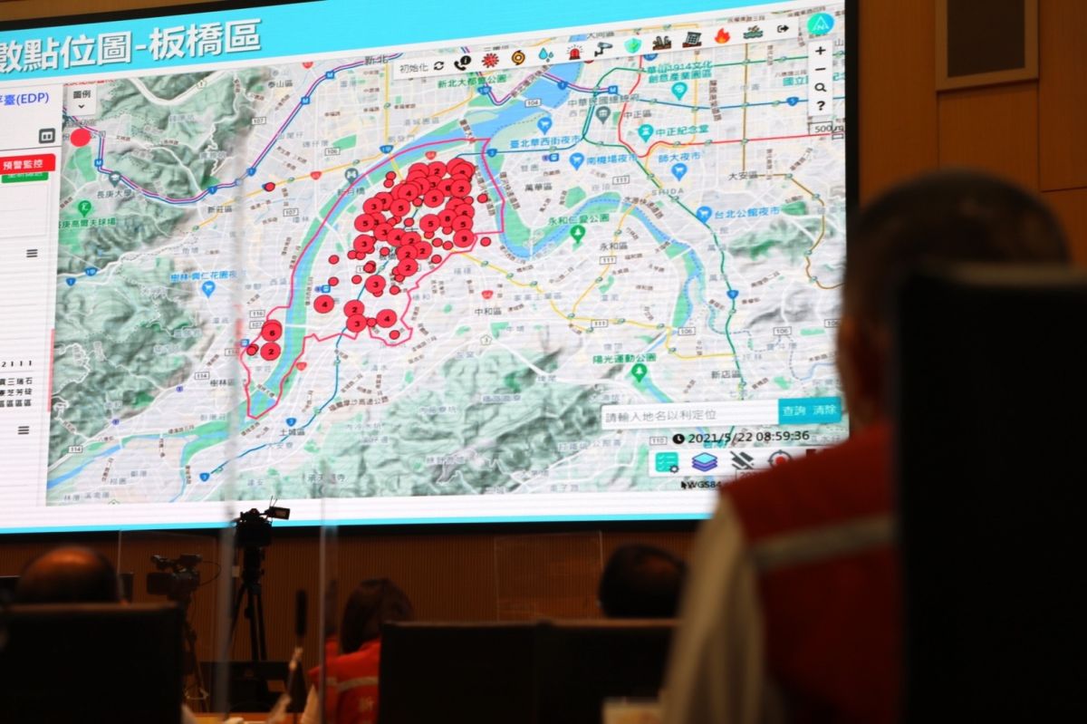 ▲新北市長侯友宜今日宣布，明（23）日分別於板橋及中和的疫情熱區成立「熱區防疫中心」，啟動為期3天的強化三級防疫措施。（圖／新北市政府提供）