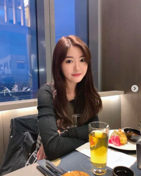 ▲▼韓菲有著甜美外表。(圖/翻攝韓菲IG)