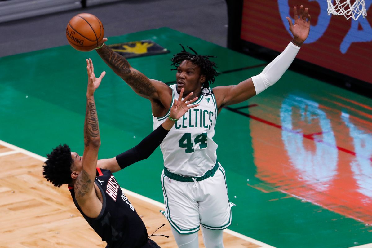 ▲塞爾提克203公分的Robert Williams面對籃網三巨頭毫不畏懼，送出9記封阻，締造隊史季後賽新高。（圖／美聯社／達志影像）