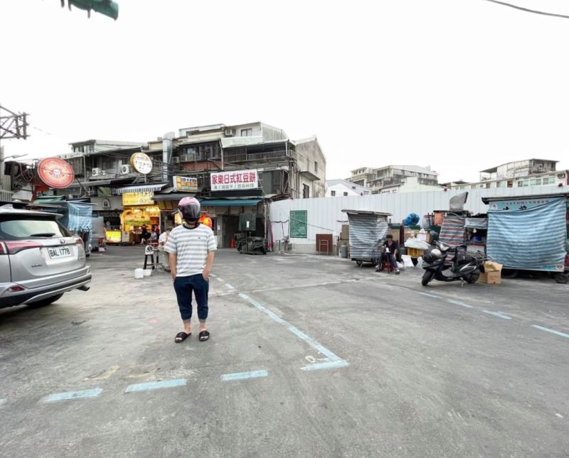 ▲蔡阿嘎經過士林夜市,拍下空前景象。(圖/翻攝自蔡阿嘎IG)