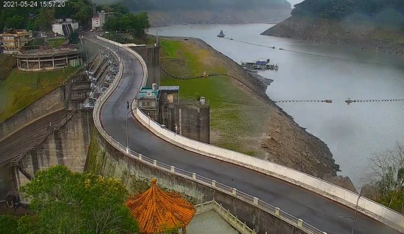 台南、高雄高溫特報　梅雨鋒面漸近！各地多雲、北台轉雨
