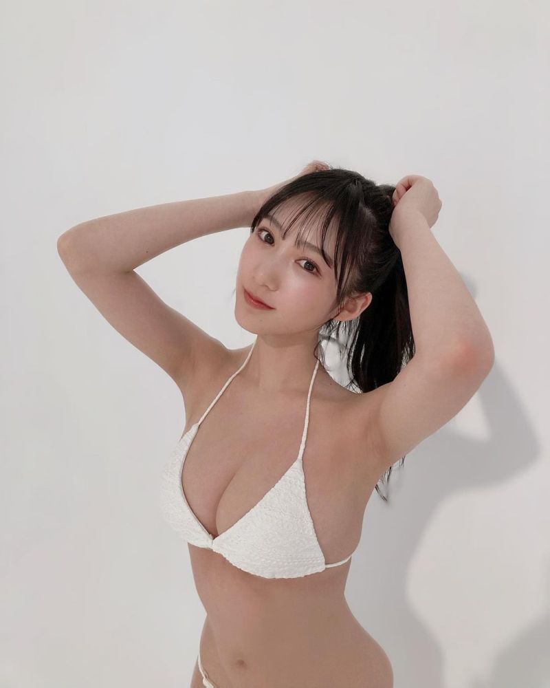 ▲▼橫野堇有臉蛋有身材,獲封「最強Body」。(圖/橫野堇IG)