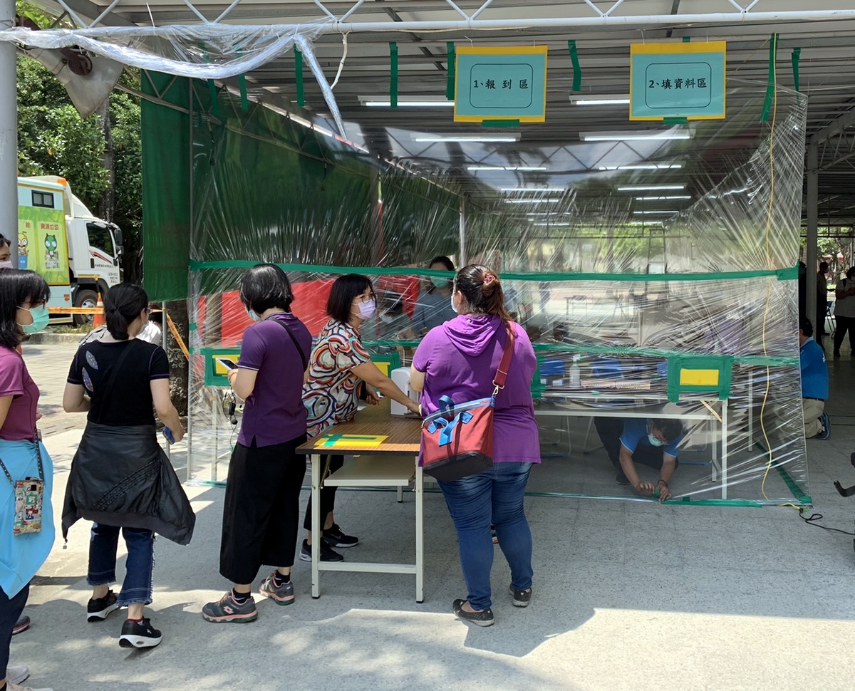 ▲本土疫情升溫，經濟部稱竹科、南科快篩站最快6月啟用。（圖／屏東縣政府提供）