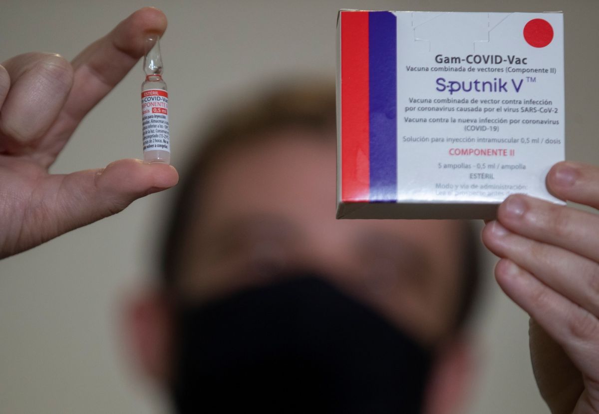 ▲俄羅斯政府有意推出讓外國人赴俄，自費接種的「疫苗旅遊」計畫。圖為俄羅斯國產疫苗衛星5號。（圖／美聯社／達志影像）