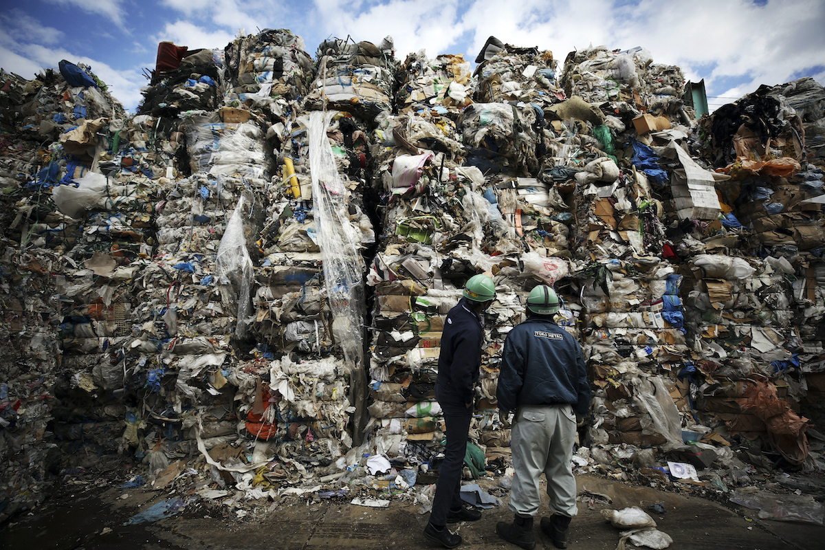 ▲澳洲邁德魯基金會研究報告警告，2019年共有1.3億噸的一次性塑膠產品淪為垃圾，對環境造成嚴重破壞。（圖／美聯社／達志影像）