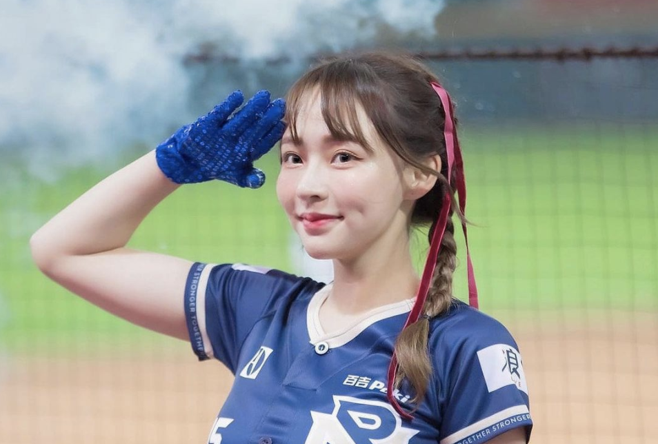 ▲ 林襄po出舊影片，懷念球場的生活。（圖／林襄IG）