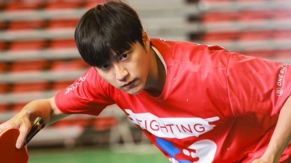 ▲江宏傑打桌球的帥氣模樣被鏡頭捕捉。（圖／廖允杰臉書）