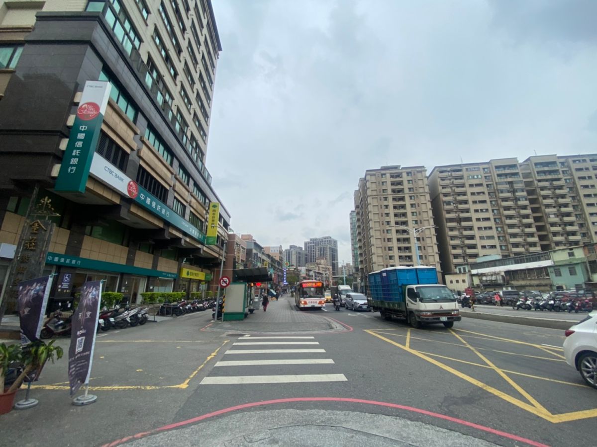 ▲捷運丹鳳站周邊通勤至北市只要半小時內，一千萬內預算可買中古二、三房。（圖／NOWnews資料照片）