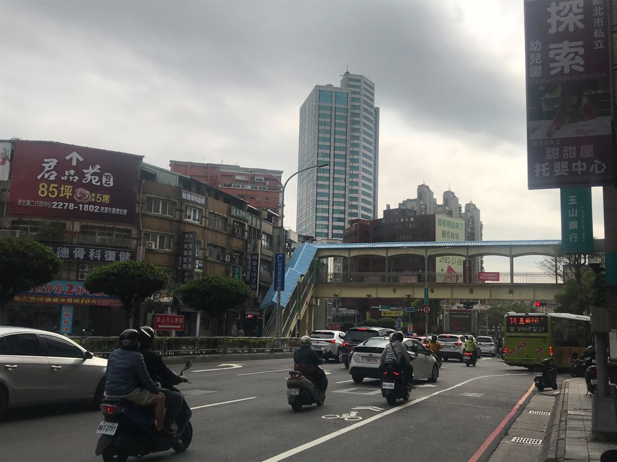 ▲三重區發展較早，中古公寓占比高，在地長輩還是喜愛公設比低的公寓產品。（圖／NOWnews資料照片）