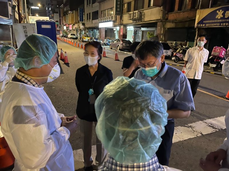▲台北市副市長黃珊珊今（27）日在臉書表示，每天跟病毒賽跑，「疫苗」是唯一解方，不過買疫苗在台灣竟然變成「政治問題」，真的很離譜（圖/翻攝黃珊珊臉書）