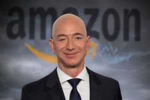 ▲貝佐斯將於7月辭任亞馬遜CEO一職。資料照。(圖/美聯社/達志影像) ▲貝佐斯將於7月辭任亞馬遜CEO一職。資料照。(圖/美聯社/達志影像)