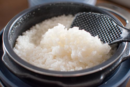 白飯「進階煮法」老饕上癮!整鍋Q彈油亮、粒粒分明:吃過回不去