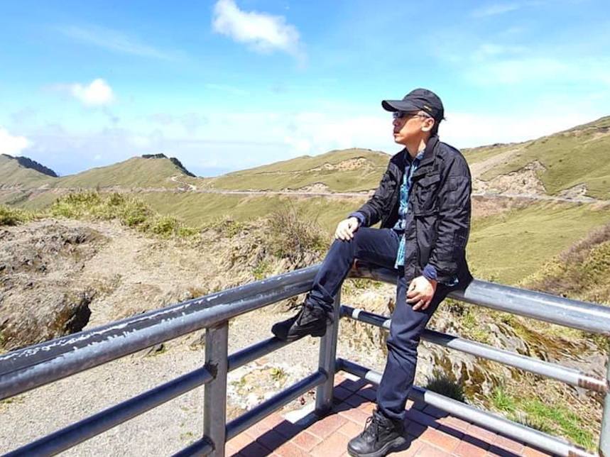 ▲苦苓針對民眾批評疫苗吃緊一事，抨擊「放馬後砲很容易」。（圖／翻攝自苦苓臉書）