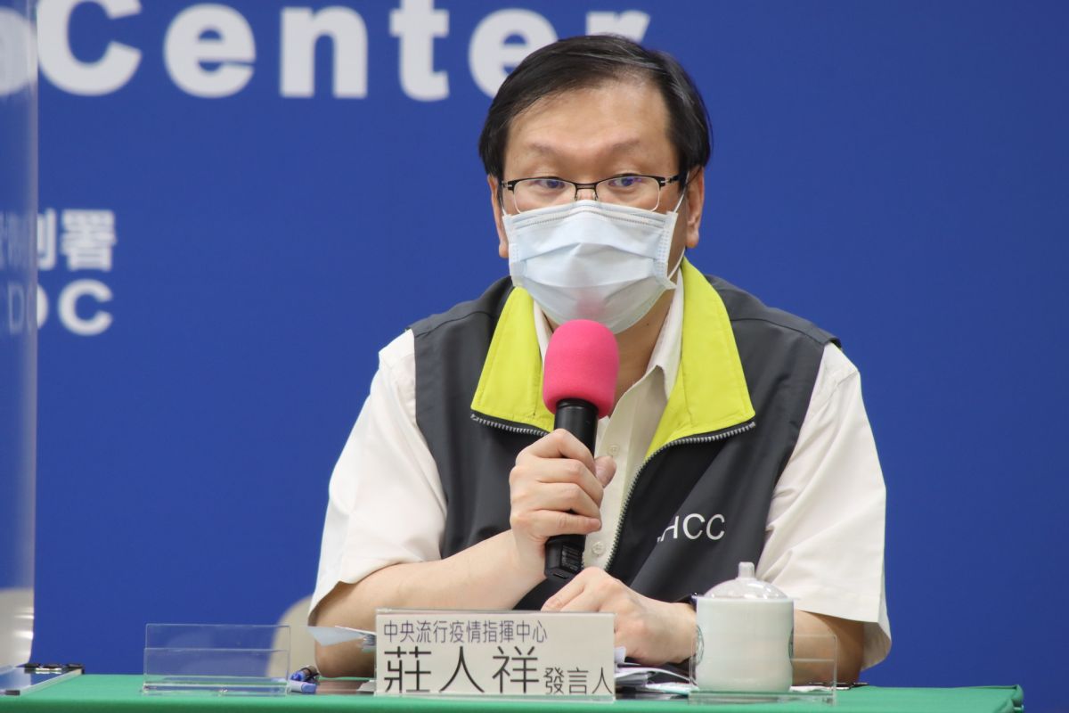 ▲近來發生新冠肺炎患者死亡後才確診，指揮中心指出，PCR檢測仍塞車，疫調也有時間差。圖為中央流行疫情指揮中心發言人莊人祥。(圖／指揮中心提供)
