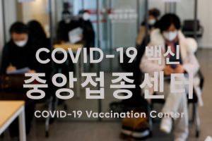 韓國盼11月脫口罩、恢復正常生活　達成85%接種率是關鍵
