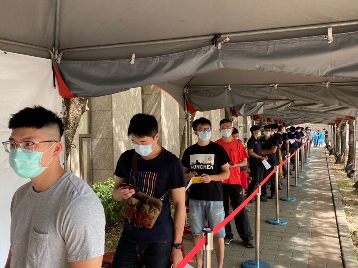 ▲中央配發台中市第二批疫苗1萬7500劑一到貨，今開放警消等第一線防疫人員接種(圖／市政府提供2021.5.29)