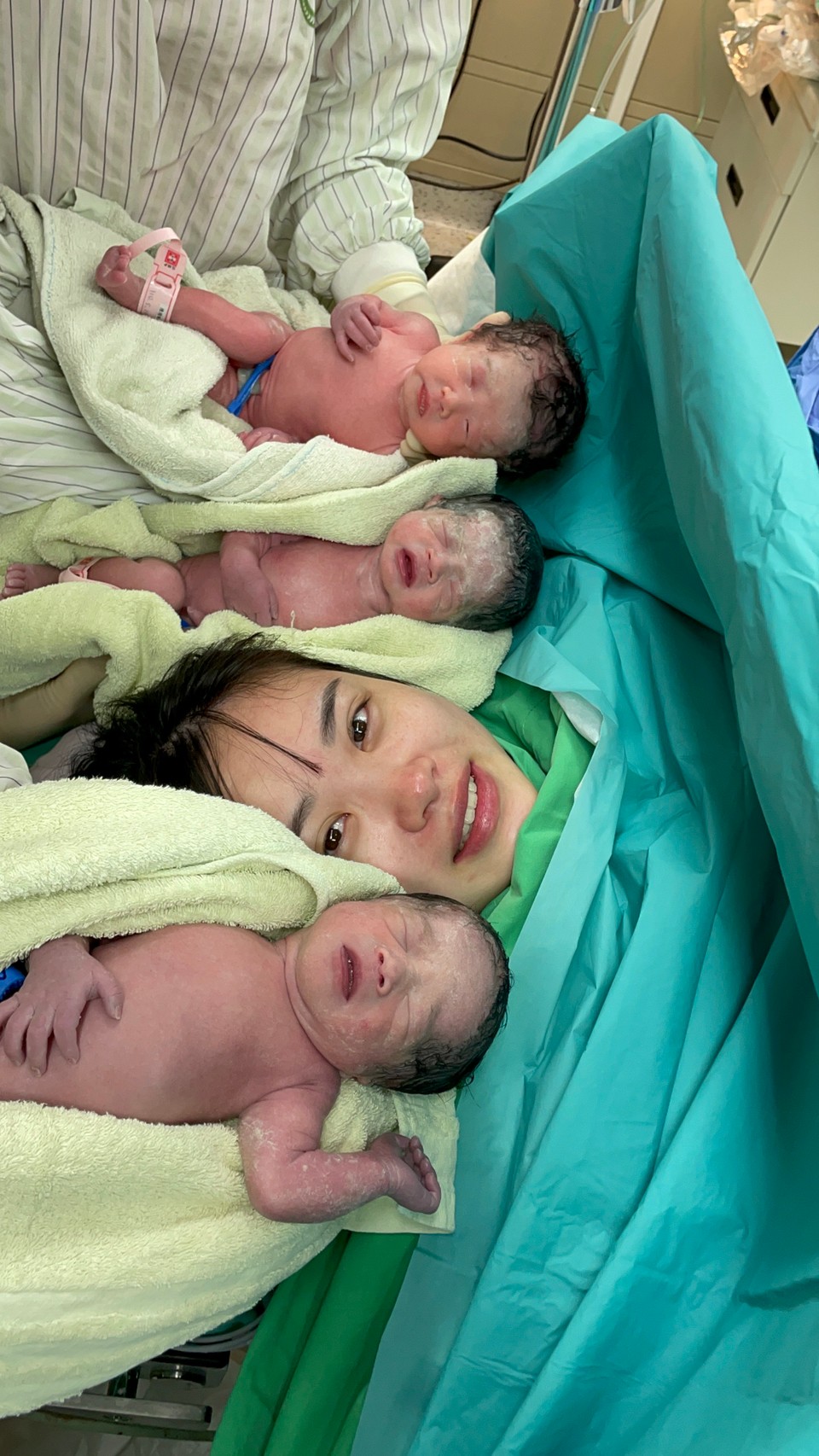▲台中茂盛醫院今早順利接生試管三胞胎，母女均安。新手爸爸希望喜悅能為疫情籠罩的台灣帶來正能量。（圖／醫院提供）