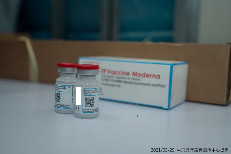 ▲莫德納疫苗今起開放第一線人員施打。（圖／指揮中心提供）