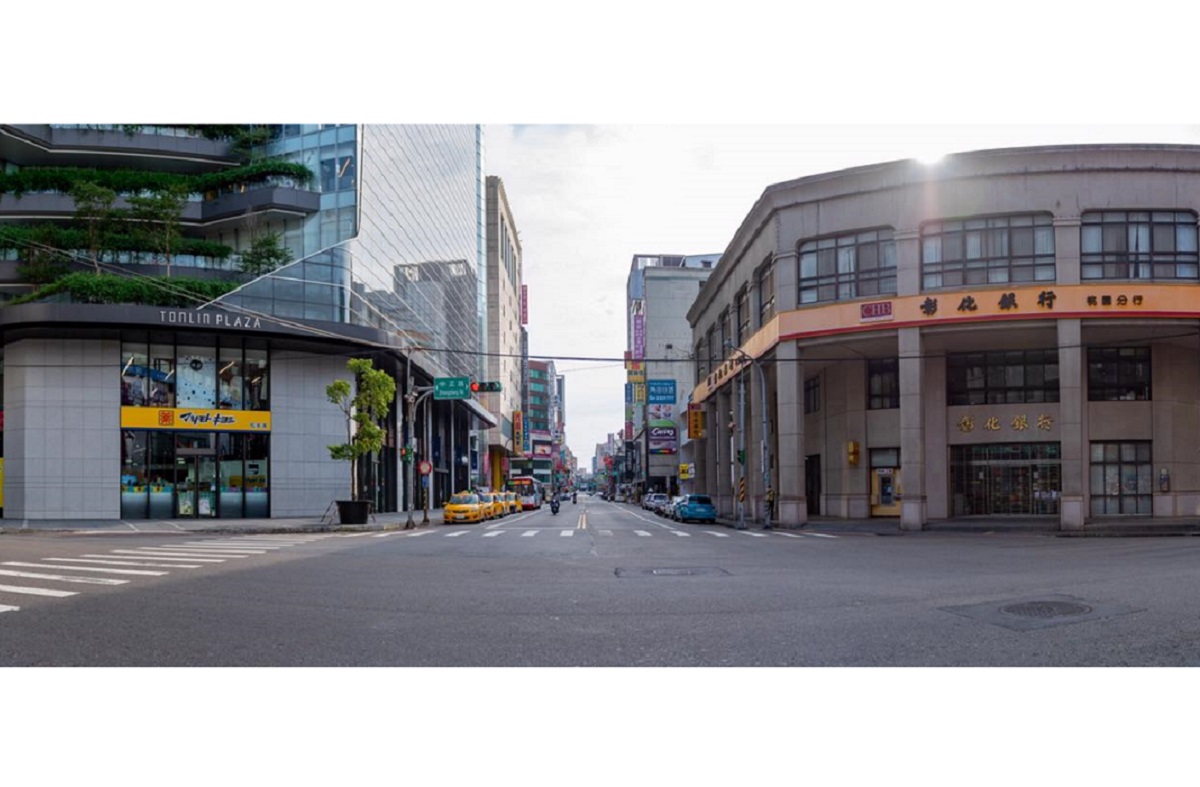 ▲桃園市長鄭文燦今（30）早在臉書貼出一張幾乎沒人的街道照，並直說「不再像以往一樣車水馬龍」，而畫面曝光，網友紛紛請求「一件事」，擔憂這部分會成為防疫破口。（圖／翻攝自鄭文燦臉書）