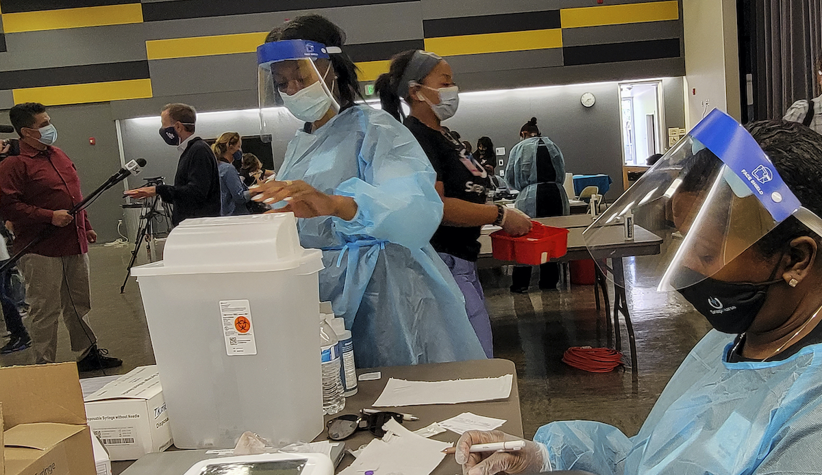 ▲美國近期新冠疫苗接種速度放緩，吸引許多外籍人士入境施打疫苗，意外帶動當地旅遊業。（圖／美聯社／達志影像）