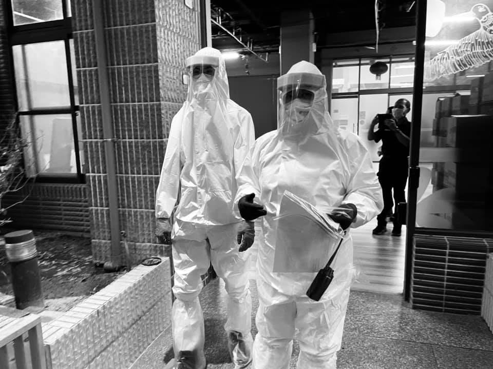 ▲作家瞿欣怡分享護理師友人「阿長H」見到第一線防疫人員被「放大檢視」的情況，呼籲少謾罵、多鼓勵。（圖／翻攝自臉書《我是小貓瞿欣怡》）