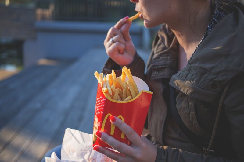 ▲知名速食品牌「麥當勞」推出許多經典商品，其中薯條更是廣受顧客喜愛。（示意圖／翻攝Pixabay）