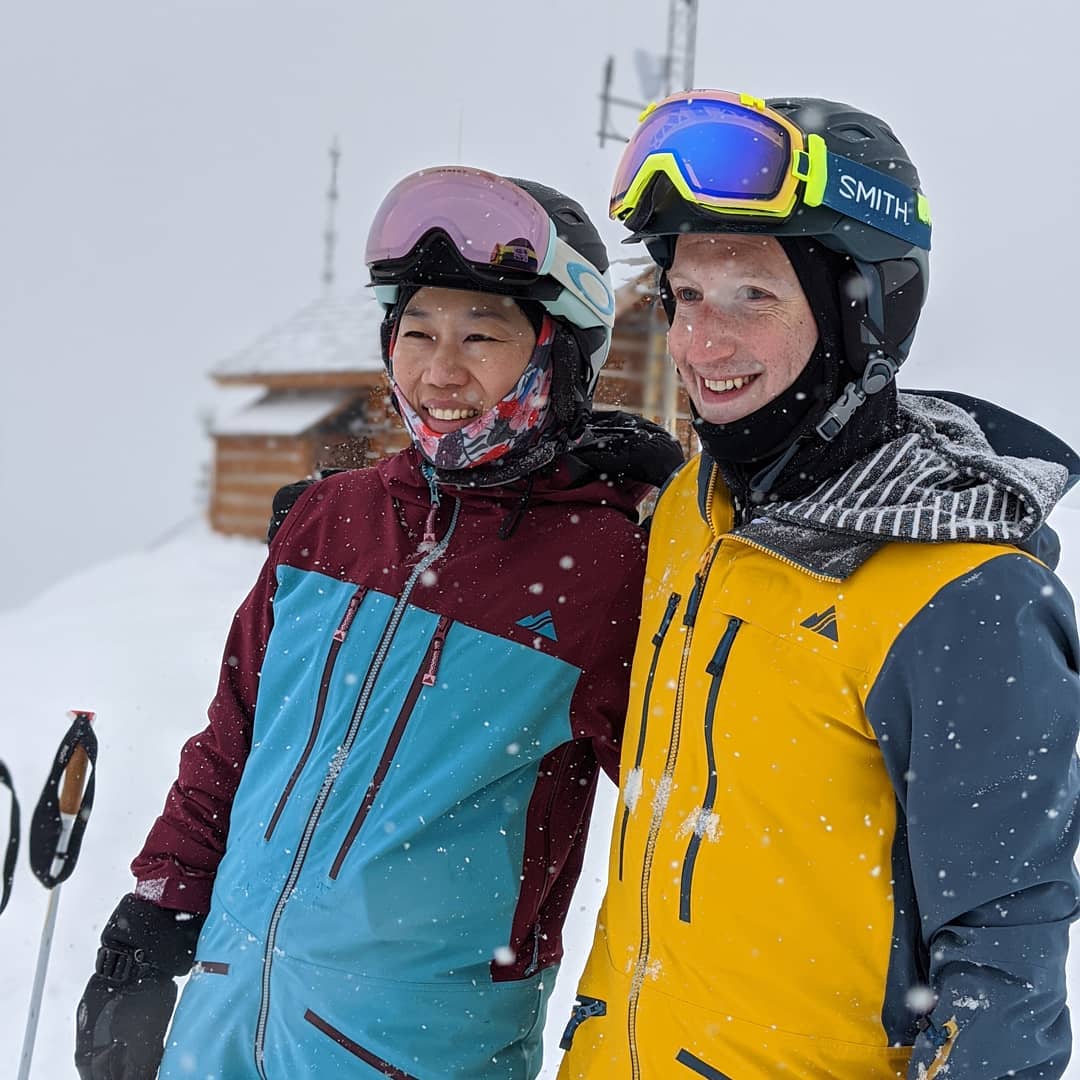 ▲祖克伯允諾每週與老婆約會至少100分鐘，夫妻倆常外出滑雪或登山。（圖／ Mark Zuckerberg IG）