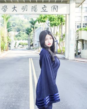 ▲▼綠肥兒五官清秀、身材姣好。(圖/綠肥兒IG) ▲▼綠肥兒五官清秀、身材姣好。(圖/綠肥兒IG)