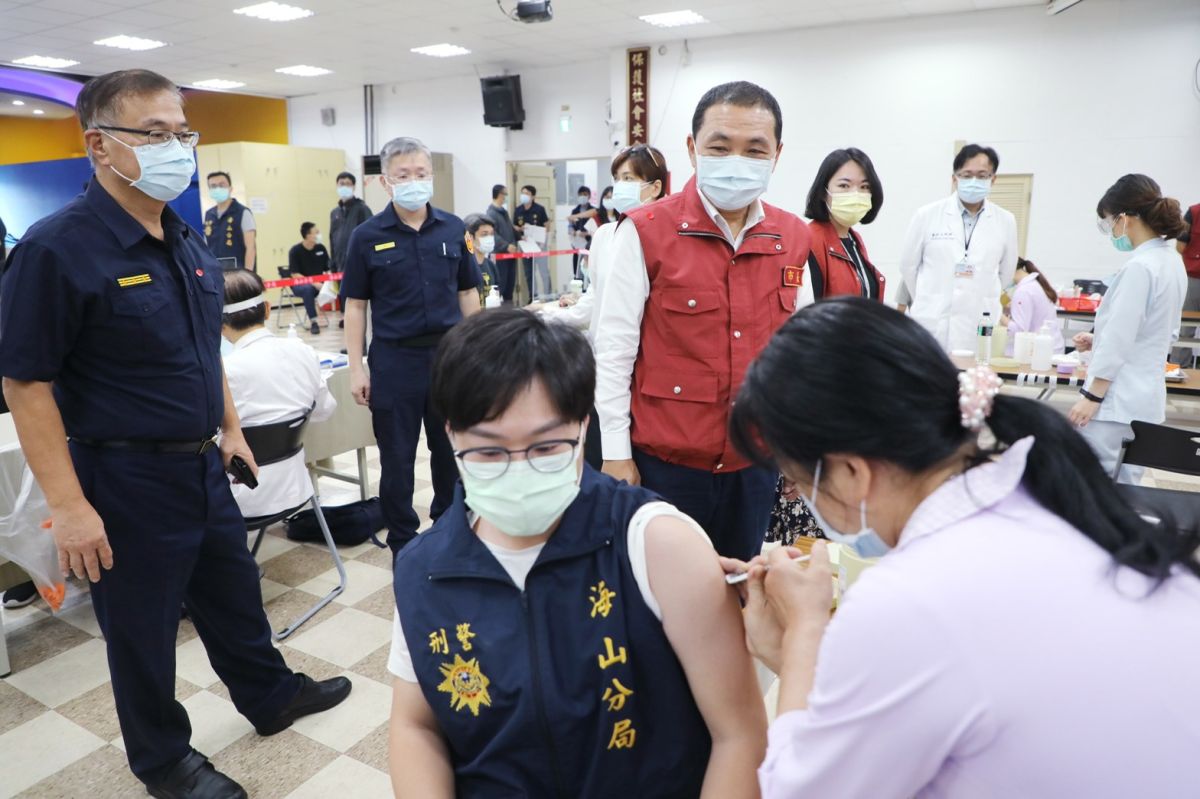 ▲警察局長黃宗仁(左一)強調,治安不好局長負責,人民感受最重要。(圖/新北市政府提供,資料照)