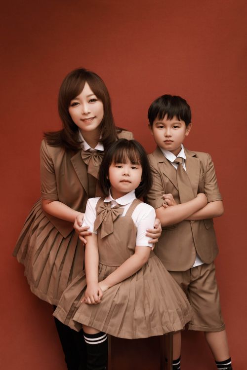 「小蜜桃姐姐」朱安禹的一雙兒女組團出道。(圖/瑀寶文化傳播提供) ▲「小蜜桃姐姐」朱安禹的一雙兒女組團出道。(圖/瑀寶文化傳播提供)