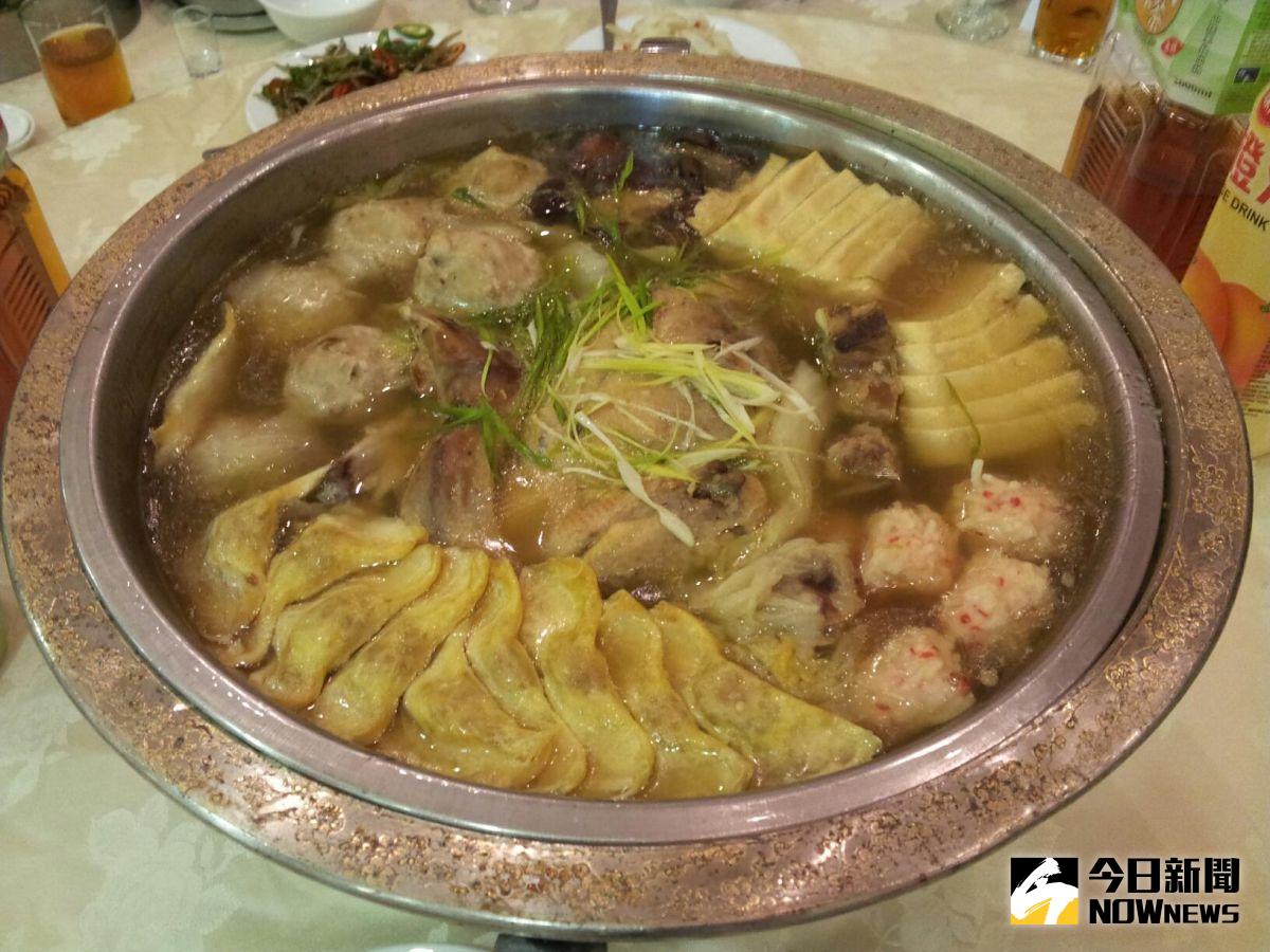 ▲三軍軍官俱樂部不但是國軍將官晉升的場所，也是名菜「復興鍋」商品化的發源地。（資料照片／記者呂炯昌攝）