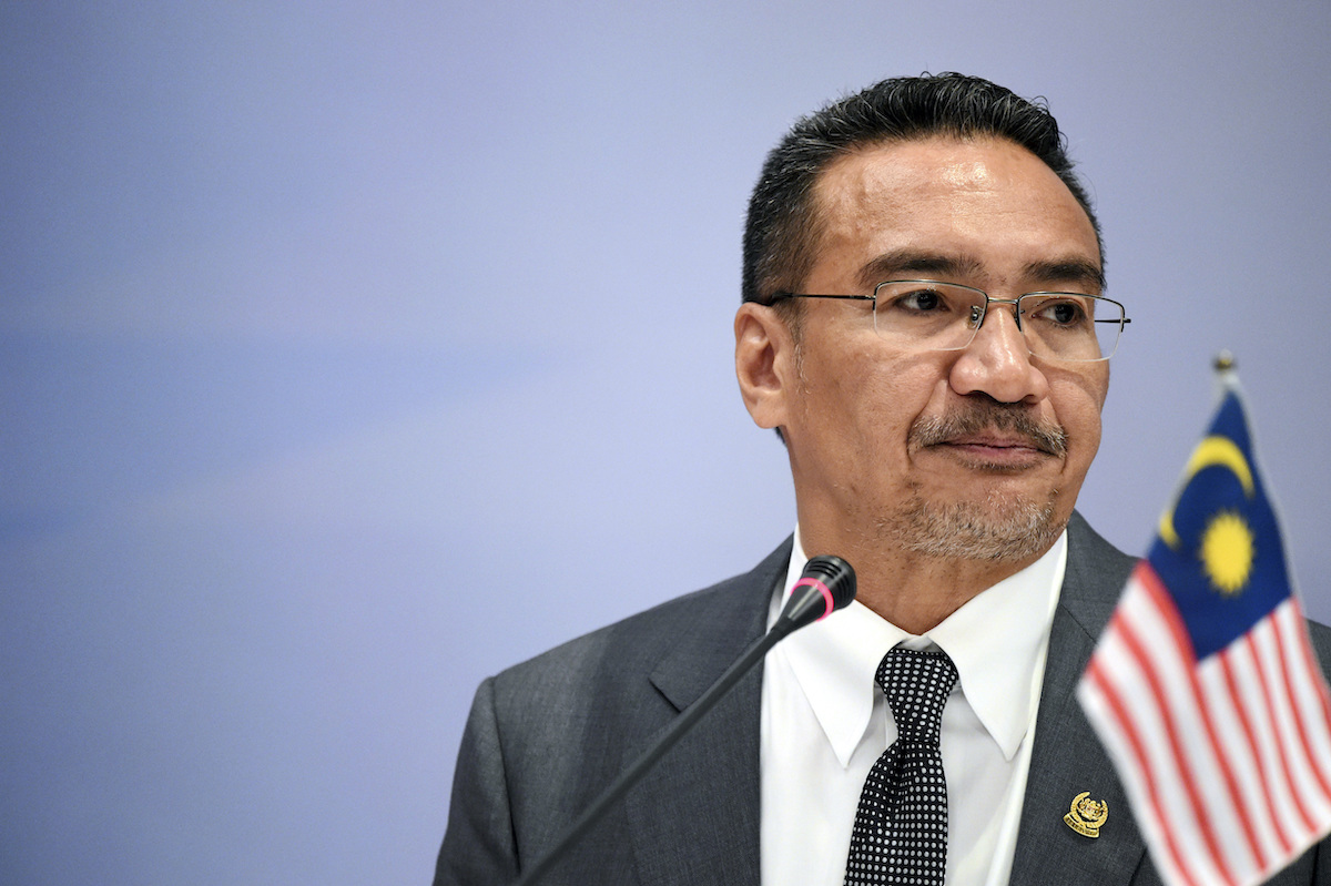 ▲16架中國軍用運輸機被偵測到在南海上空進後，馬來西亞外交部將召喚中國大使。圖為馬來西亞外長希山慕丁。（圖／美聯社／達志影像）