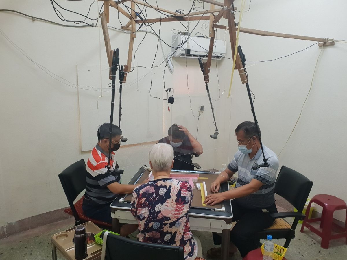 ▲彰化縣花壇鄉一名直播主日前開直播打麻將，結果遭檢舉，警方找上門蒐證後移送衛生局裁處。（圖/彰化縣警局提供）