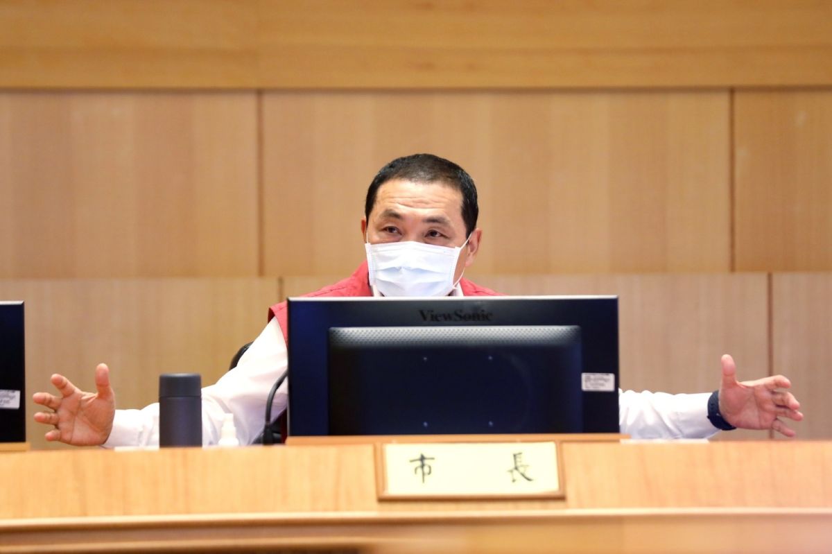 ▲新北市長侯友宜呼籲，在比較嚴重、更高風險里的民眾，能夠出來快篩，希望趕快把一些隱藏性的陽性確診個案找出來。（圖／新北市政府新聞局提供）